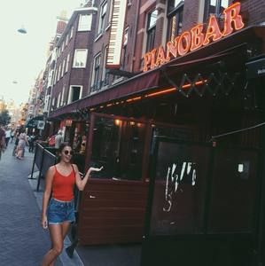 Meet your Posher, Nina